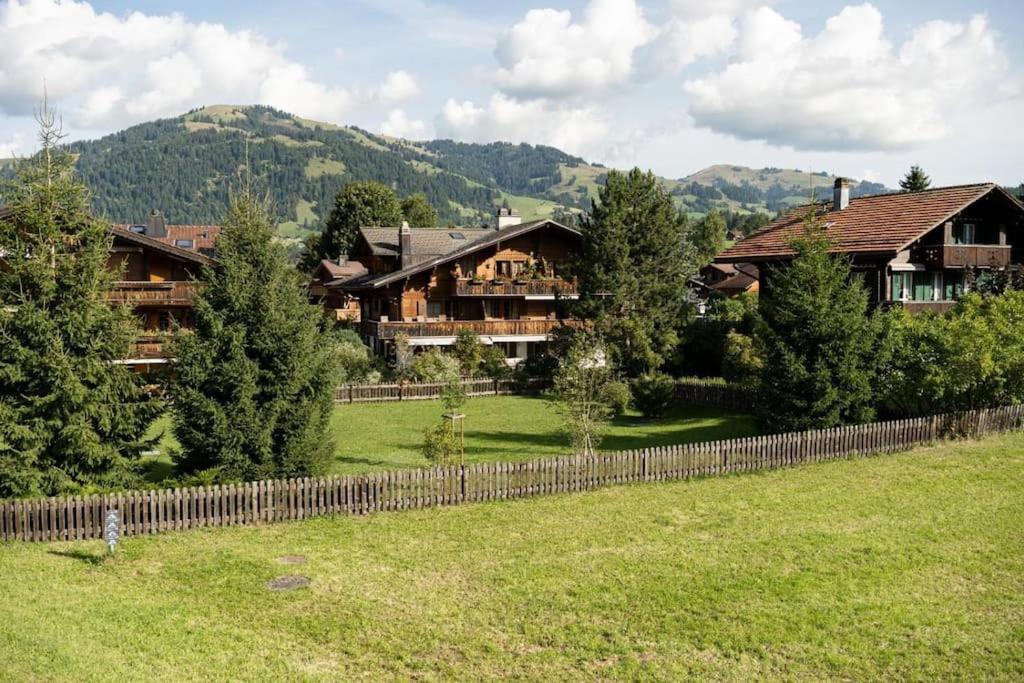 Charming Alpine Apartment Gstaad Kültér fotó