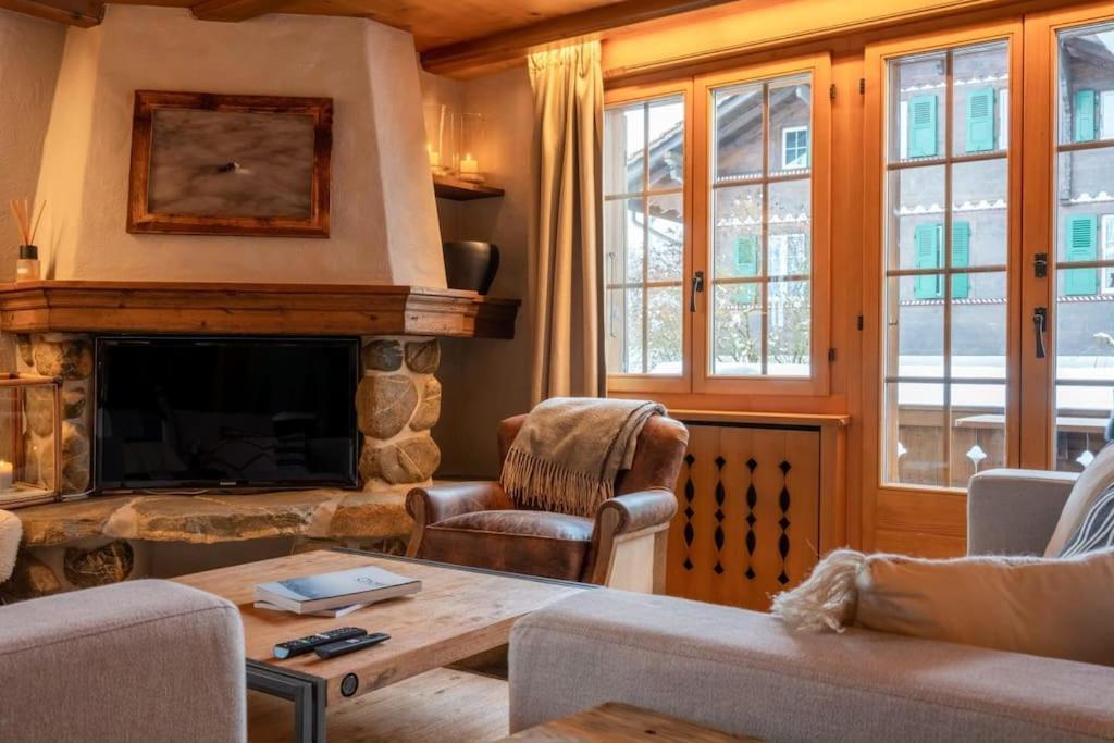 Charming Alpine Apartment Gstaad Kültér fotó