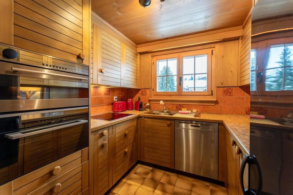 Charming Alpine Apartment Gstaad Kültér fotó